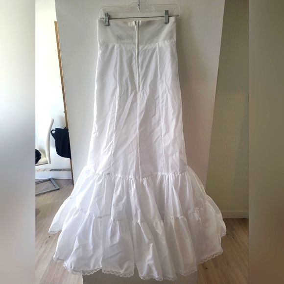 David's Bridal Under Skirt - Picture 2 of 4